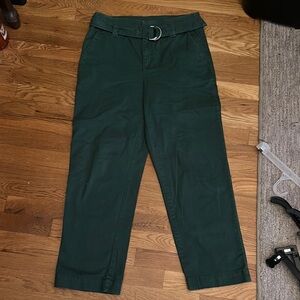 Like new loft women’s Green Khaki Pants with Belt
